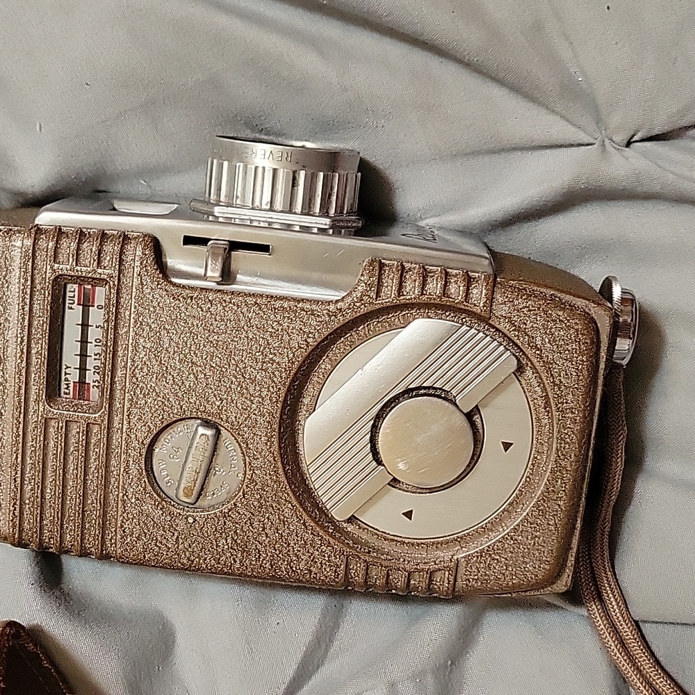 Vintage revere 8 mm movie camera circa 1950s - Picture 2 of 7